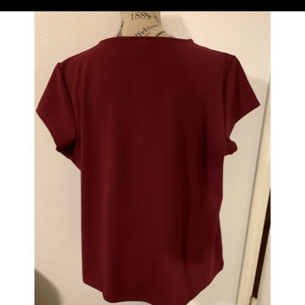 Liz Claiborne Maroon business casual blouse, NWT